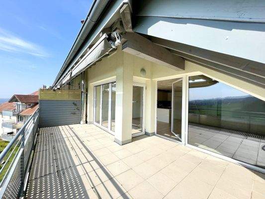 Großer Balkon in Südausrichtung