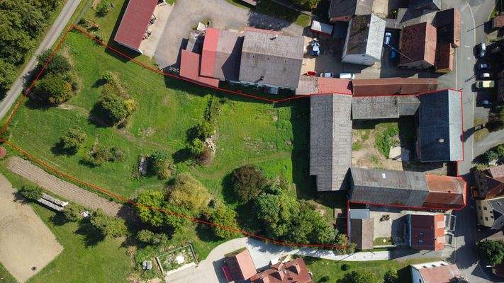 Luftaufnahme des Grundstücks