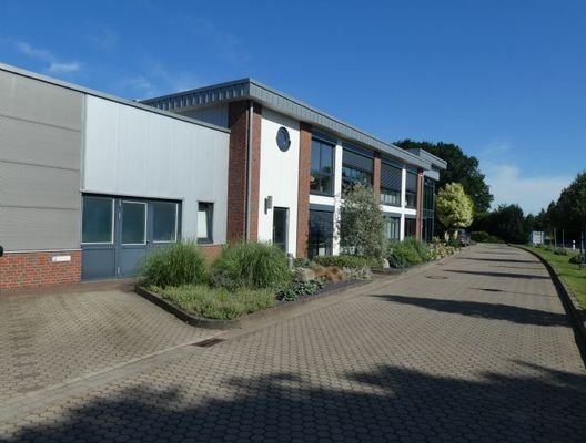 Frontansicht Bürogebäude