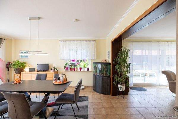 Übergang vom Essbereich zum Wohnzimmer