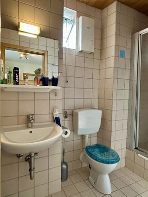 Duschbad mit WC im Erdgeschoss