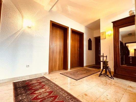 8. Eingangsbereich EG