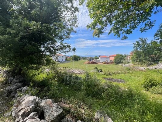 Idyllisches Baugrundstück umgeben von Natur