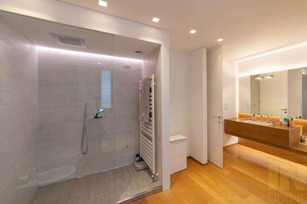 Luxuswohnung in Udine über 2 Etagen mit Panoramablick