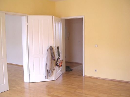 Schlafzimmer_Strassenseite_2.JPG