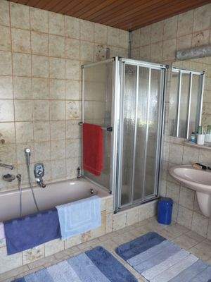 Ensuite-Voll- und Duschbad.JPG