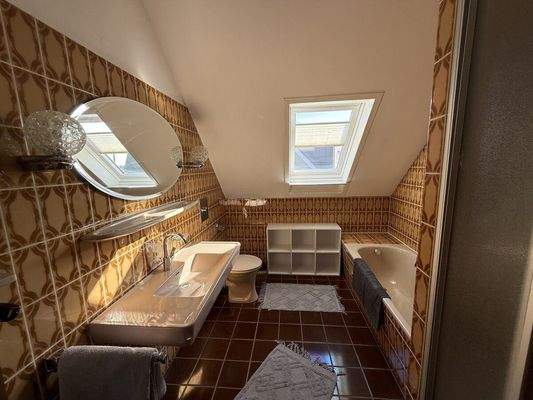 Ansicht 1 Badezimmer