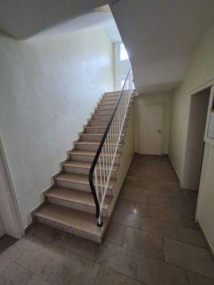 13 Treppenhaus.jpg
