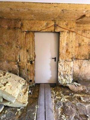 Erding  2020  solide Türe und  vorhandene  solide 