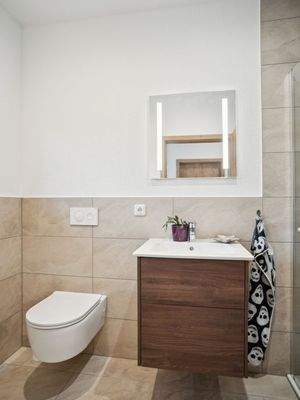 Modernes Gäste WC ....