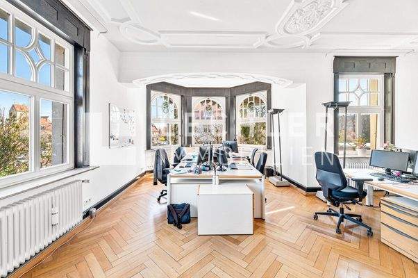 Großzügige Büroetagen