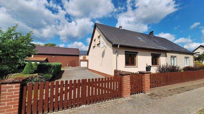 straßenseitige Ansicht 103455.jpg