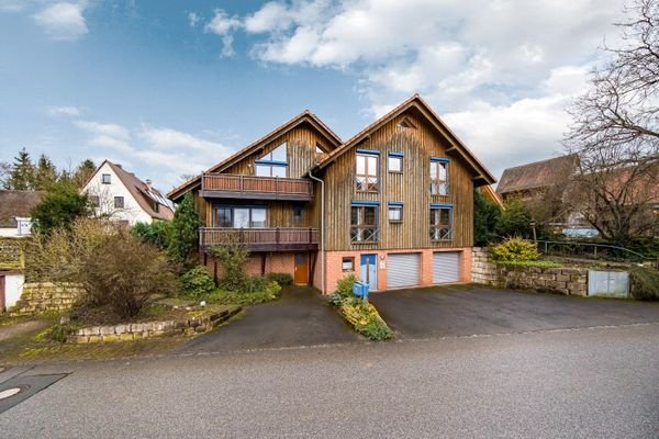 Energieeffizientes Mehrfamilienhaus mit 5-Wohneinheiten in Offenhausen