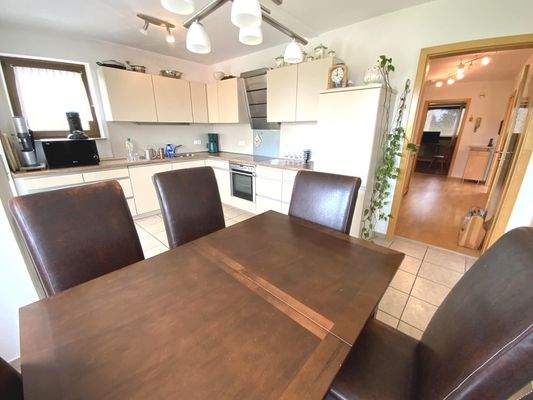 Esszimmer mit Küche