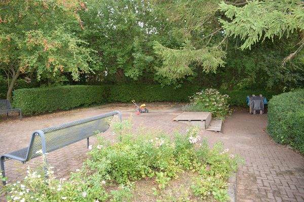 9009SE-19 Geminschaftlicher Spiel- u. Grillplatz