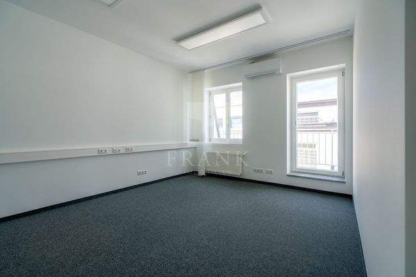 Innenansicht - Büro Nord mit Balkonzugang