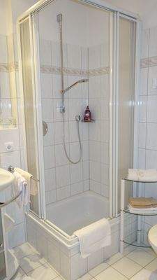 Bad mit FBH, Wanne plus Dusche