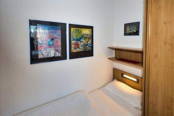 2 Einzelbetten im Schlafzimmer