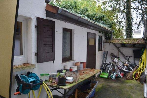 Anbau mit Heiz- und Abstellr.