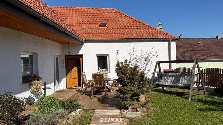 Eingang mit Terrasse