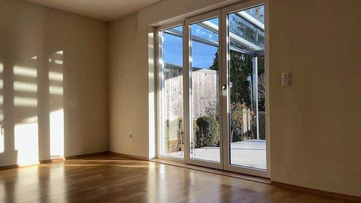 Lichtdurchfluteter Essbereich