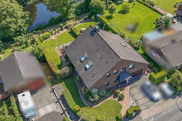 Wunderschön ist der Garten angelegt