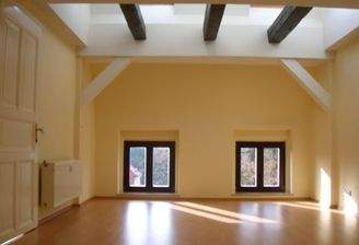 Helles Dachgeschosszimmer