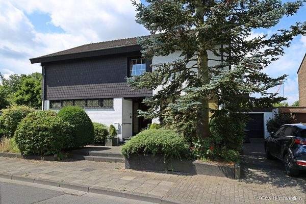 Ansicht Straßenseite 