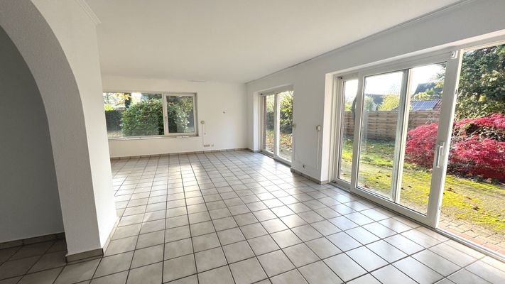 51m² Wohn/Essbereich Blick in d. Garten 