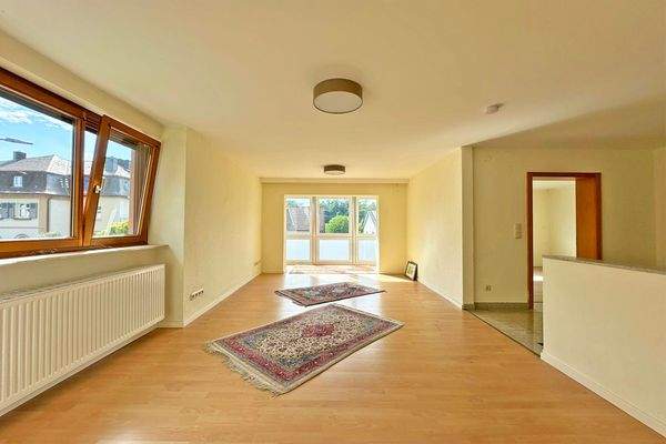 helles Wohnzimmer im OG