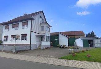 KI-generiert: Hausansicht