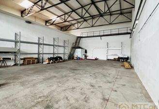 Produktions- / Lagerhalle