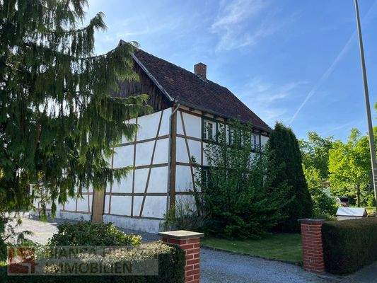 Vorder- und Seitenansicht