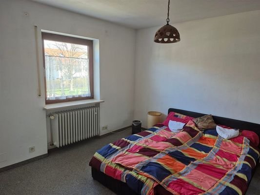 Zimmer 3, OG