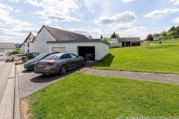 Doppelgarage unterhalb
