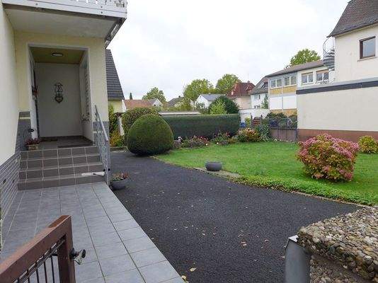 Hof, Garten und Hauseingang