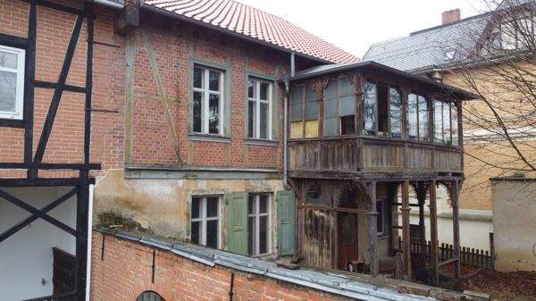 Rückseite mit Wintergarten