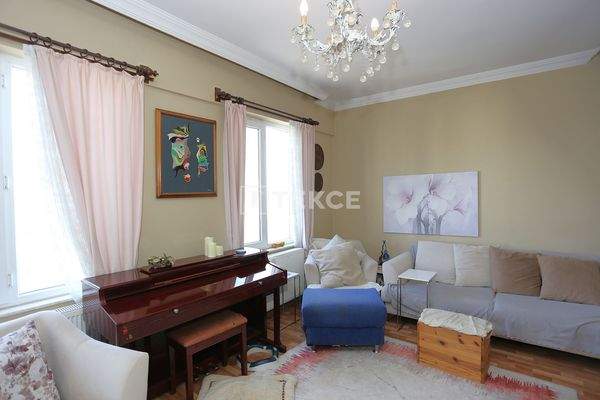 Duplex Apartment with Terrace near the Sea in Antalya Muratpaşa