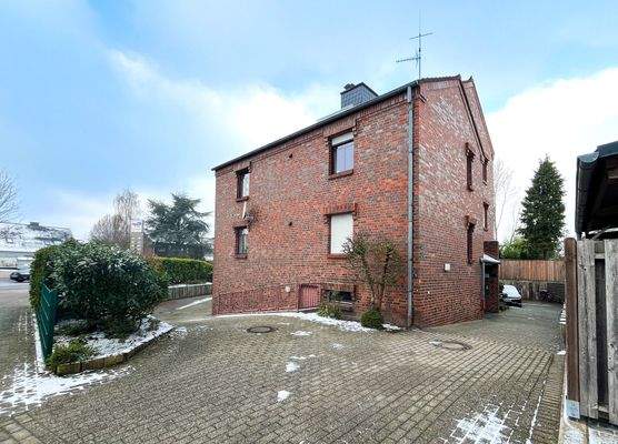 Außenansicht Einfahrt