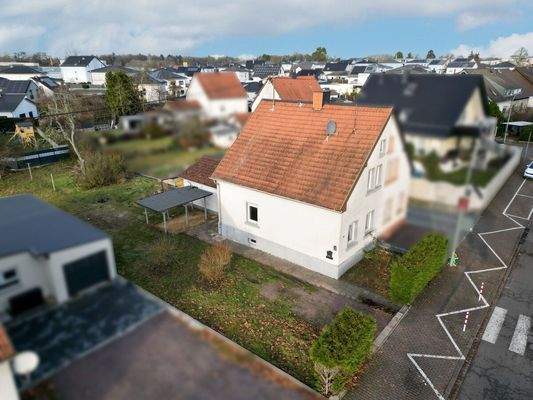 Einfamilienhaus mit Entwicklungspotenzial in Schwalbach