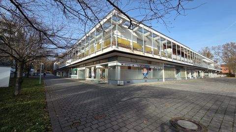 Stuttgart Mönchfeld Ladenlokale, Ladenflächen 