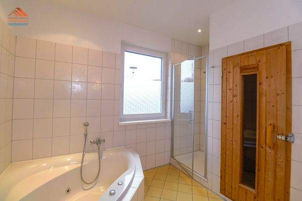 Badezimmer mit Sauna 2