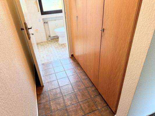 Flur mit Einbauschrank