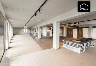 Showroom Dachgeschoss.jpg