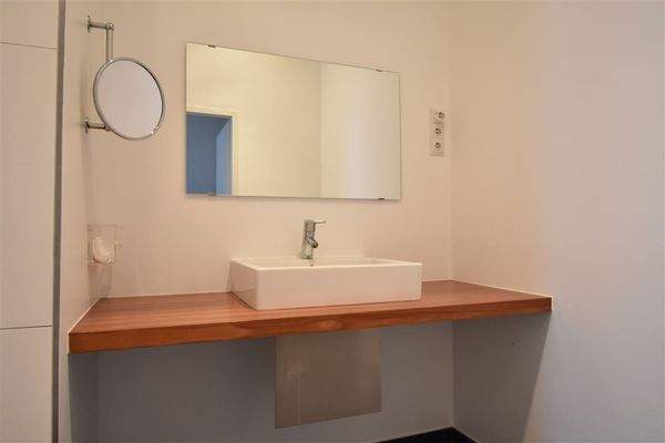 Duschbad_Waschbecken