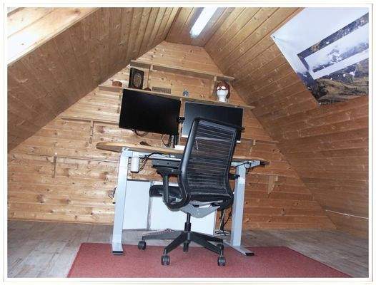 Kleines Büro im DG!