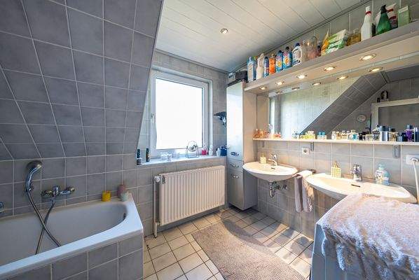 Badezimmer OG (2)