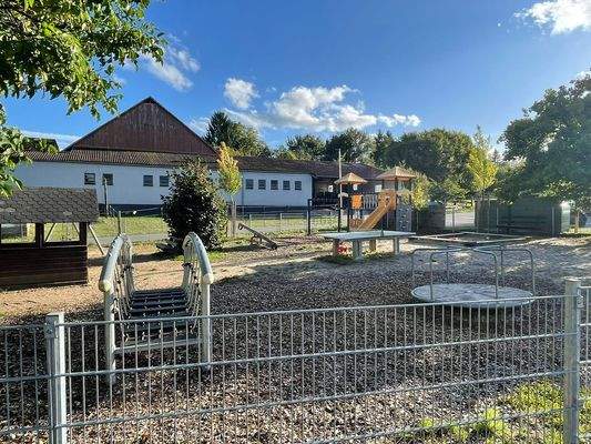 Spielplatz im Ort
