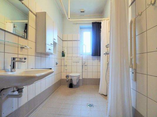 Bad mit barrierefreier Dusche