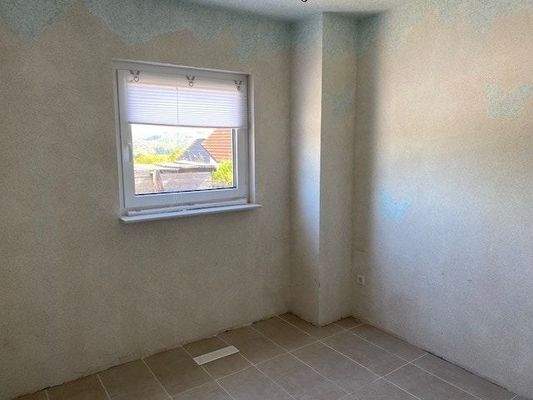 kleines Zimmer/ Büro im EG